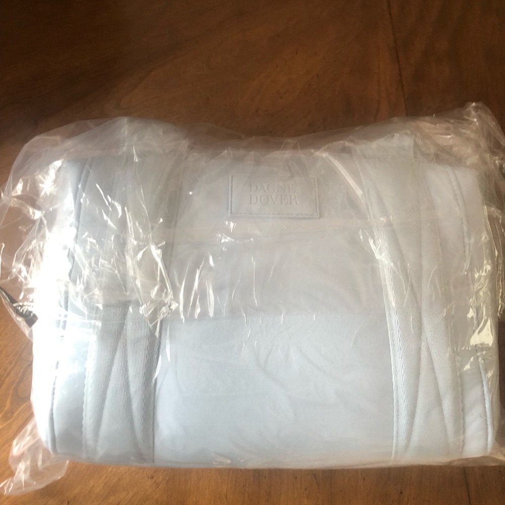 SOLD!!! NWT Dagne Dover Small Neoprene Landon in Skyway Blue - Picture 2 of 7